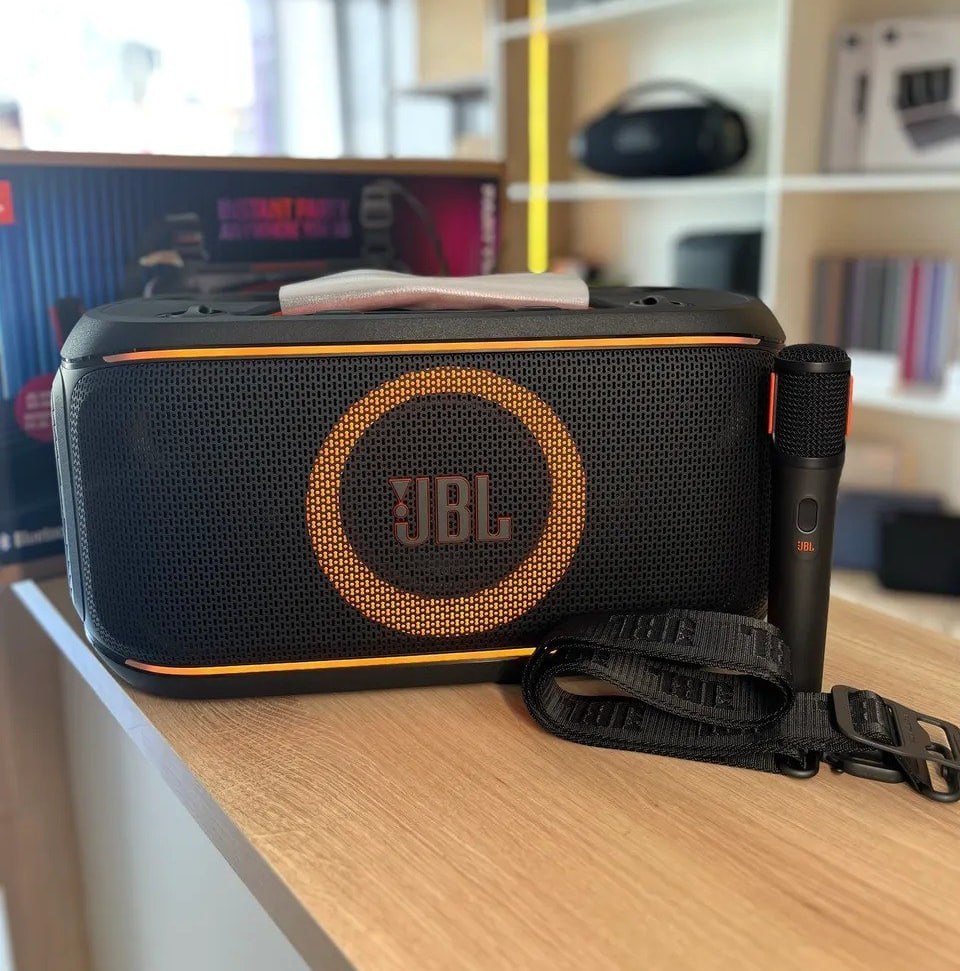 Caixa de Som JBL Partybox On The Go 2 com Microfone Preta