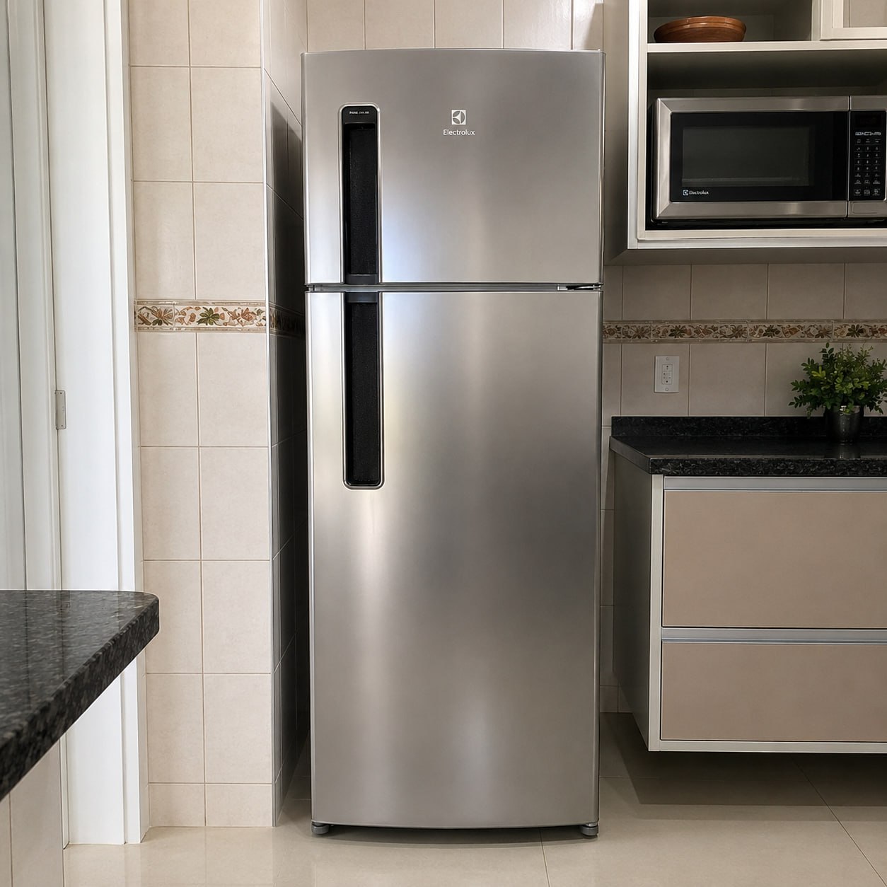 Geladeira Electrolux Frost Free 320L Duplex Inox Look TF38S 127V