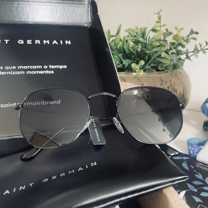 Óculos de Sol Saint Germain Clássico Preto Hexagonal UV400