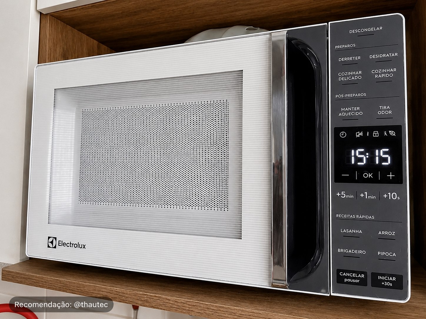Micro-ondas 23L Electrolux Efficient Autolimpante 110v ME23B