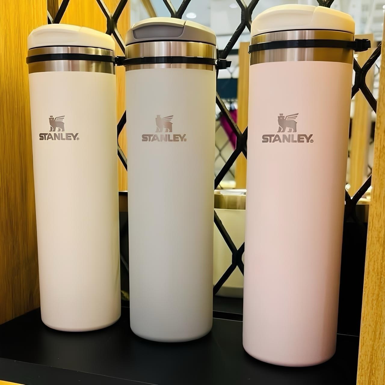 Stanley Garrafa Térmica Aerolight Transit Slim 591ml Rose Quartz