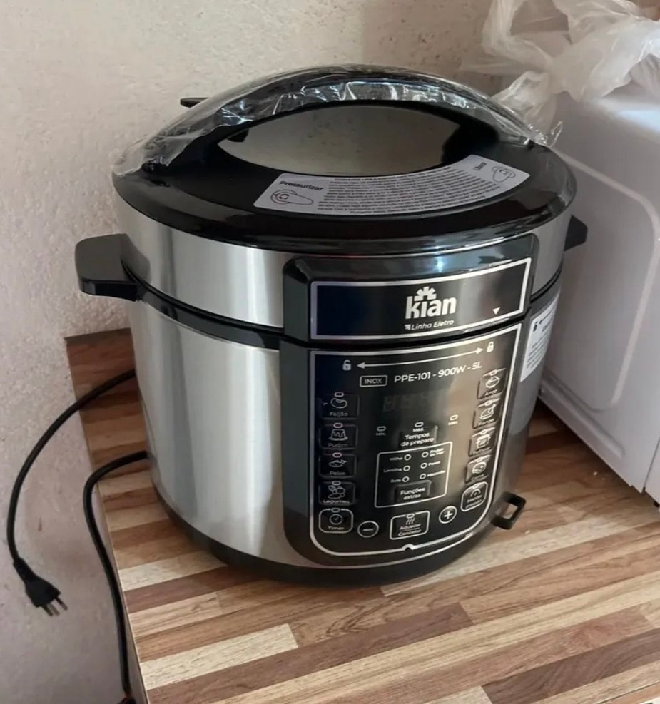Panela de Pressão Elétrica Kian Inox 5L 127v/220v