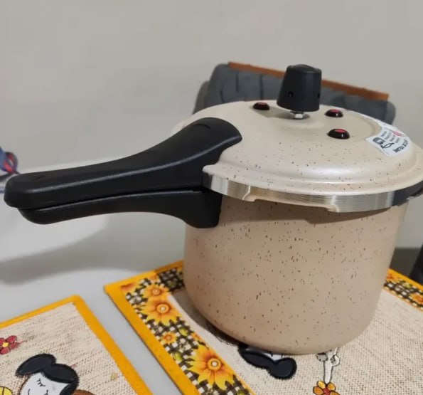 Panela de Pressão Antiaderente Fecho Externo 5 Litros